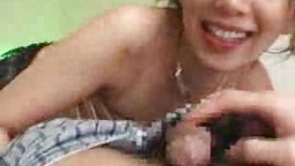 Gadis muda video film bokep korea dengan toket kecil sepong di rumput
